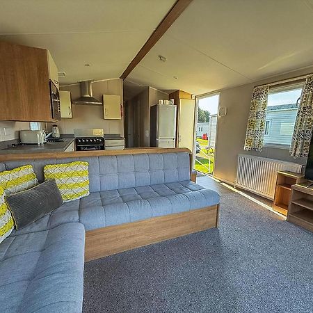 Lovely 8 Berth Caravan In Southview Holiday Park, Ref 33042Tc 스케그니스 외부 사진