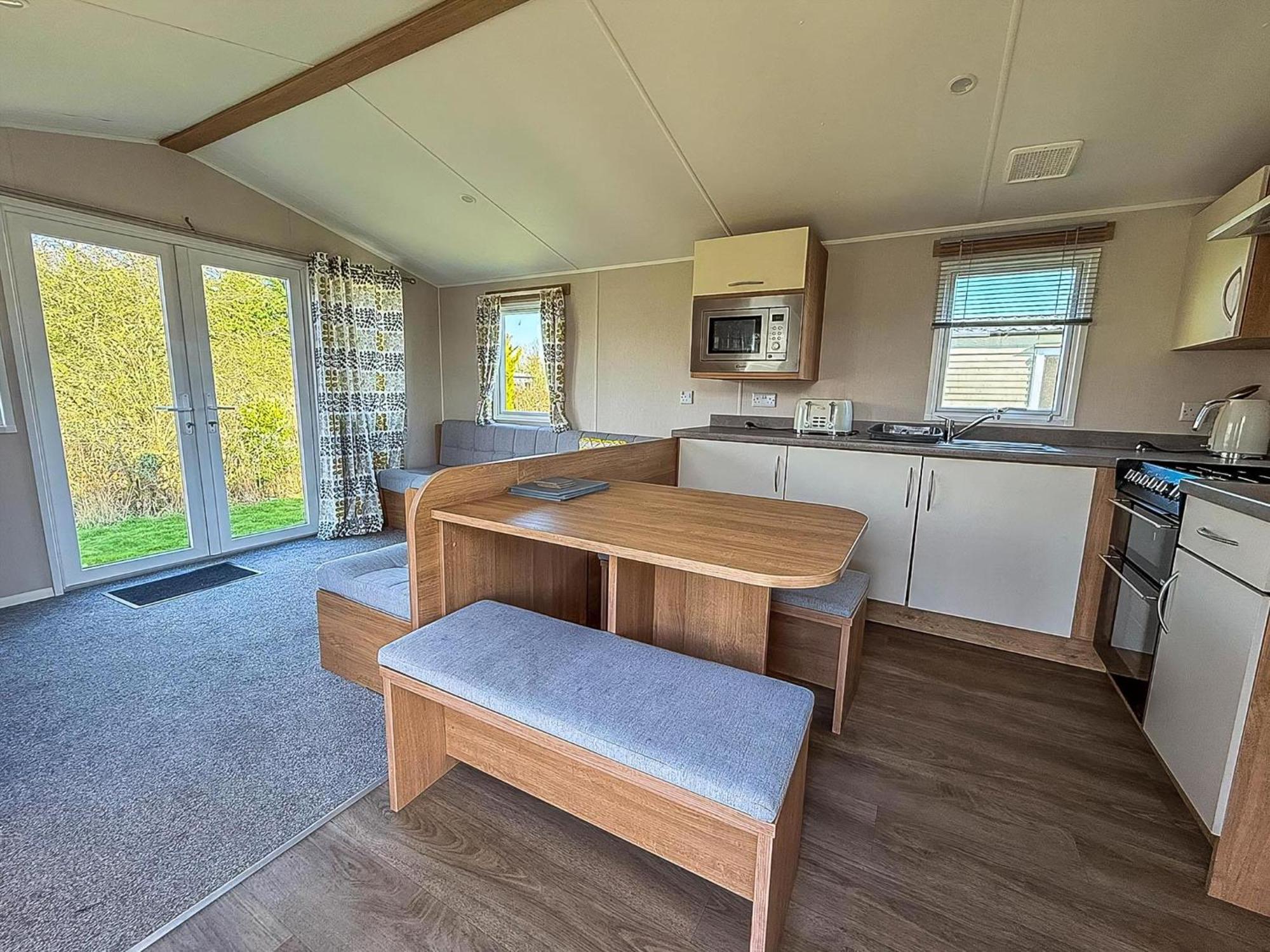 Lovely 8 Berth Caravan In Southview Holiday Park, Ref 33042Tc 스케그니스 외부 사진