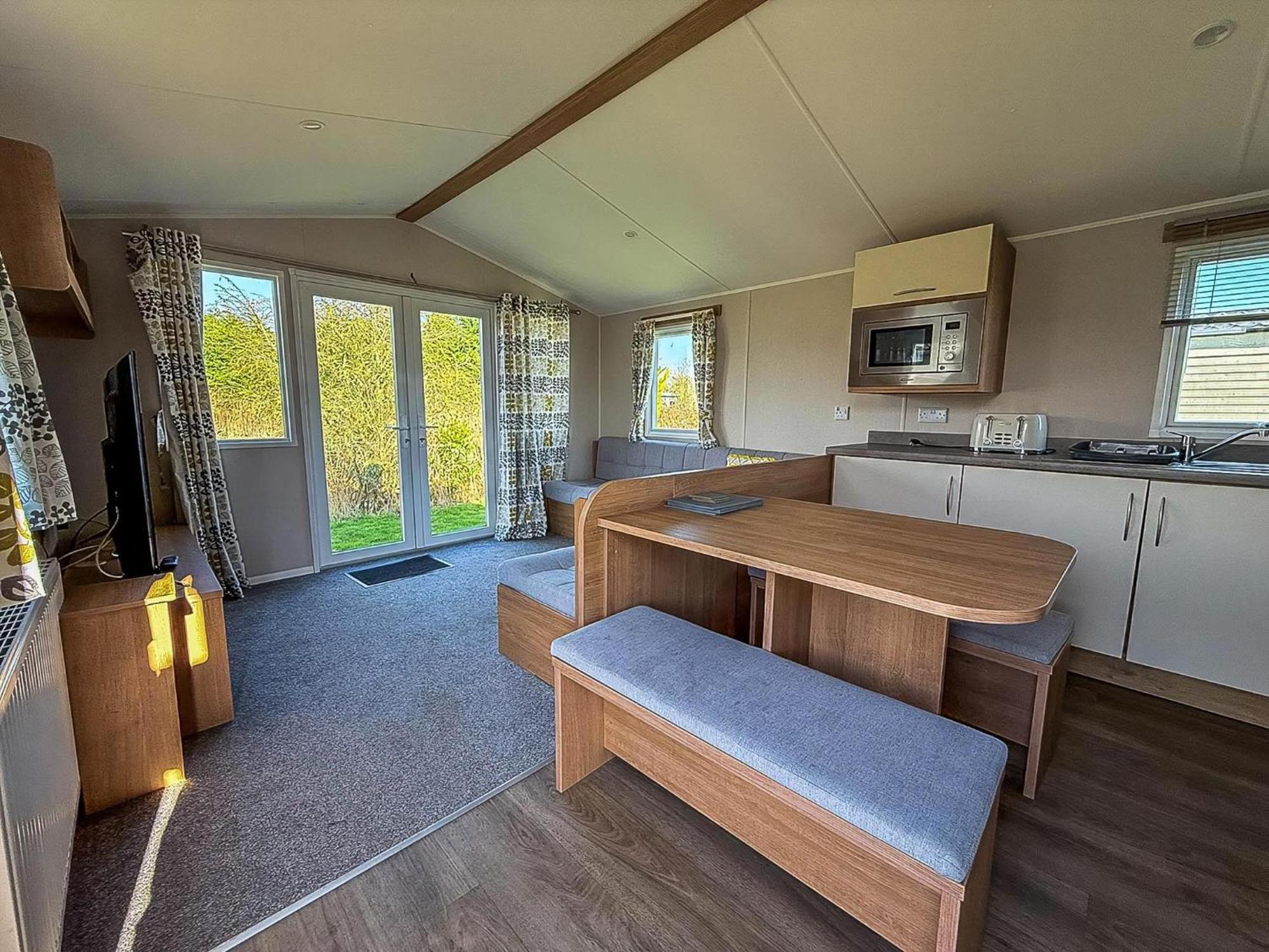 Lovely 8 Berth Caravan In Southview Holiday Park, Ref 33042Tc 스케그니스 외부 사진