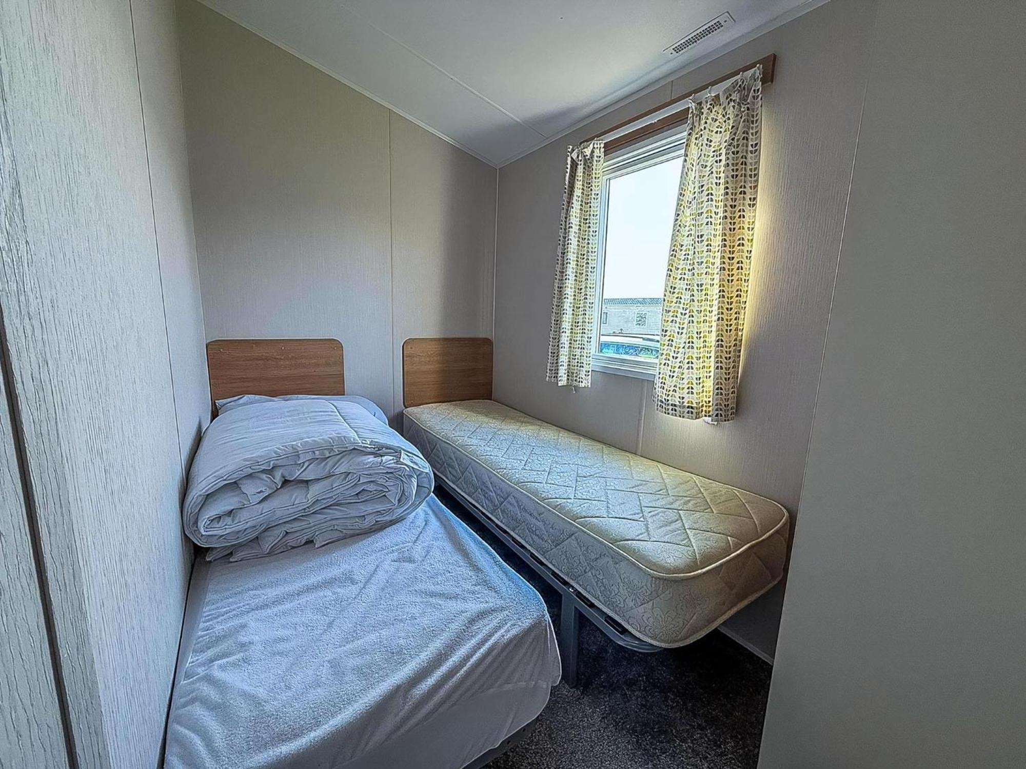 Lovely 8 Berth Caravan In Southview Holiday Park, Ref 33042Tc 스케그니스 외부 사진